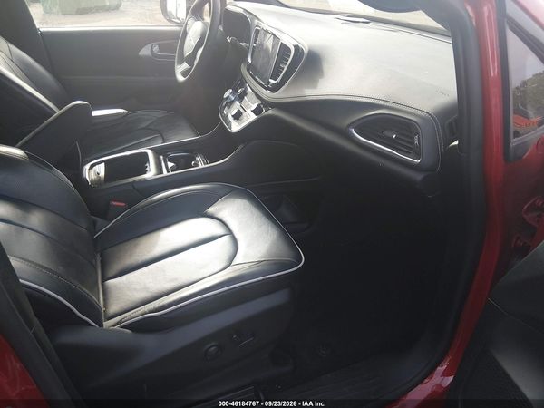 2025 CHRYSLER PACIFICA LIMITED — I5