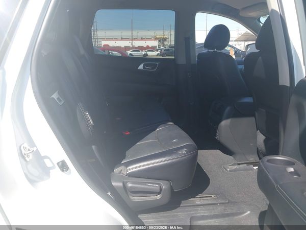 2019 NISSAN PATHFINDER SL — I8