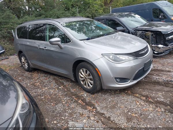 2017 CHRYSLER PACIFICA TOURING-L — I1