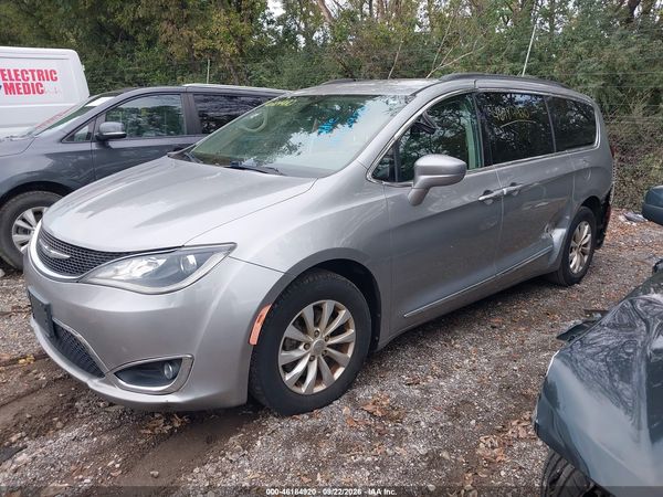 2017 CHRYSLER PACIFICA — I2