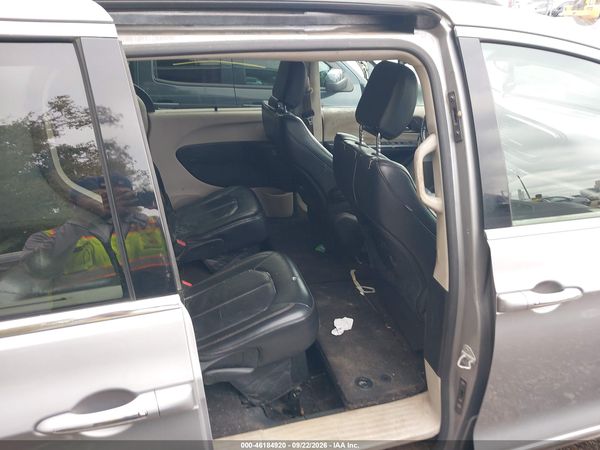 2017 CHRYSLER PACIFICA TOURING-L — I8