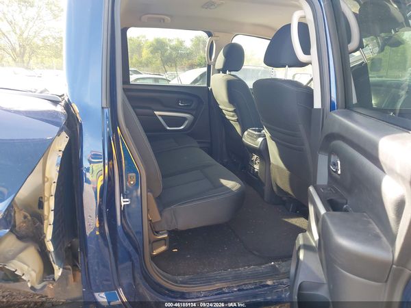 2019 NISSAN TITAN SV — I8