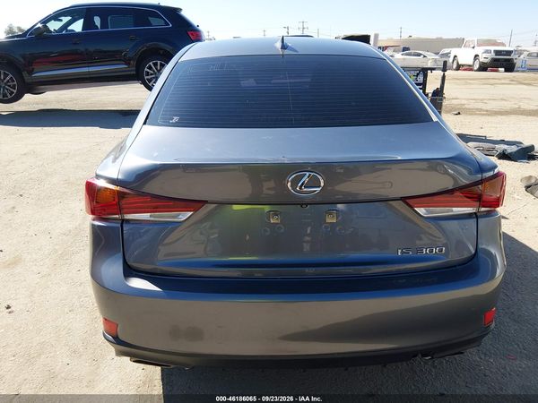 2019 LEXUS IS 300 — I119