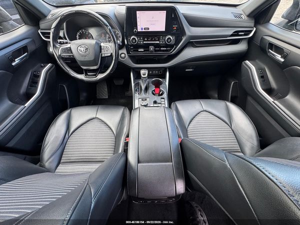 2023 TOYOTA HIGHLANDER XSE — I8