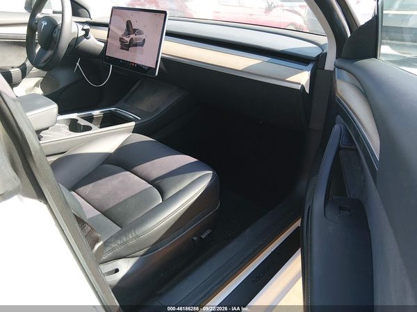 2022 TESLA MODEL 3 — I5
