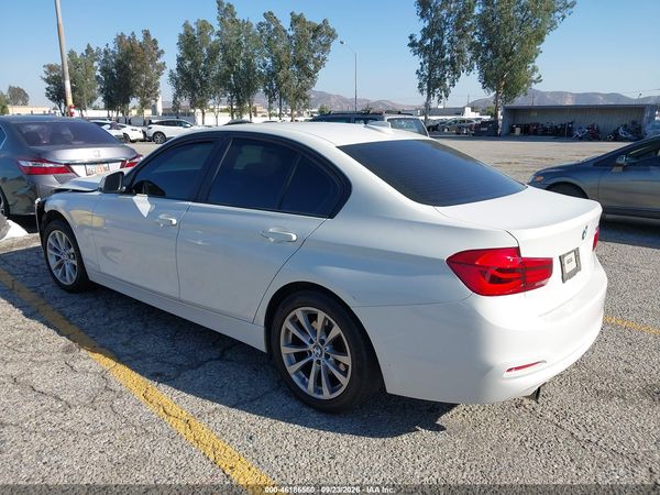 2017 BMW 320I — I3