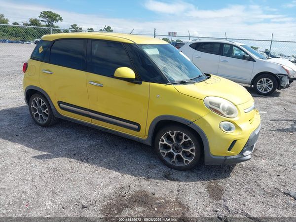 2014 FIAT 500L TREKKING — I1