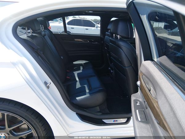 2015 BMW 740I — I8