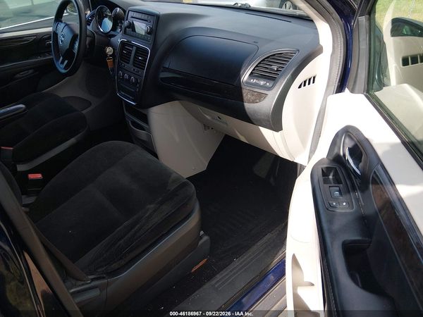 2016 DODGE GRAND CARAVAN SE/SXT — I5