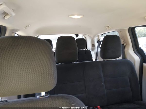 2016 DODGE GRAND CARAVAN SE/SXT — I8