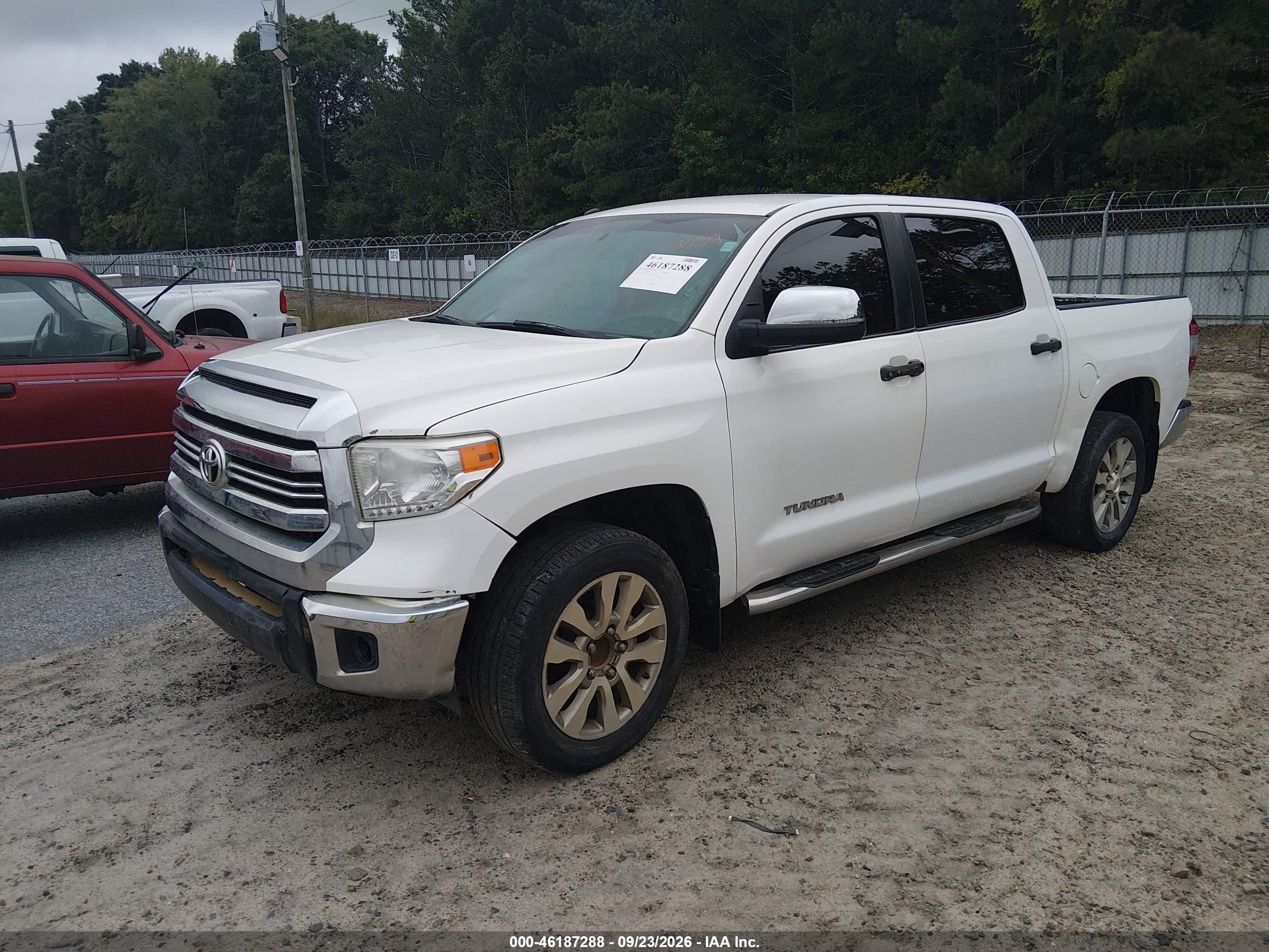 2017 TOYOTA TUNDRA SR5 5.7L V8 — I2
