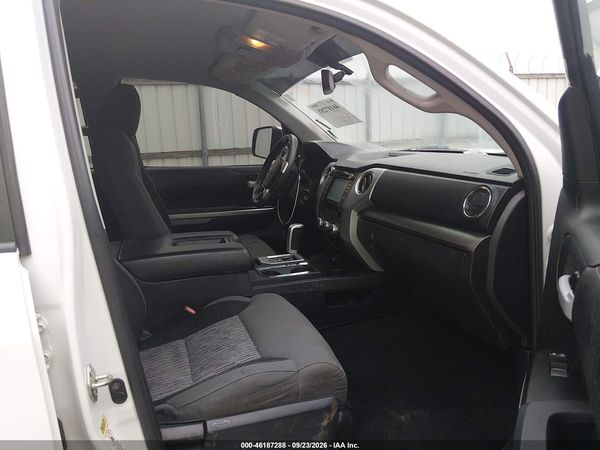 2017 TOYOTA TUNDRA SR5 5.7L V8 — I5