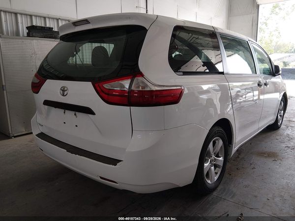 2017 TOYOTA SIENNA L 7 PASSENGER — I4