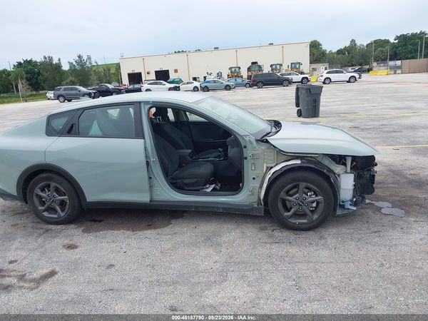 2025 KIA K4 LXS — I152