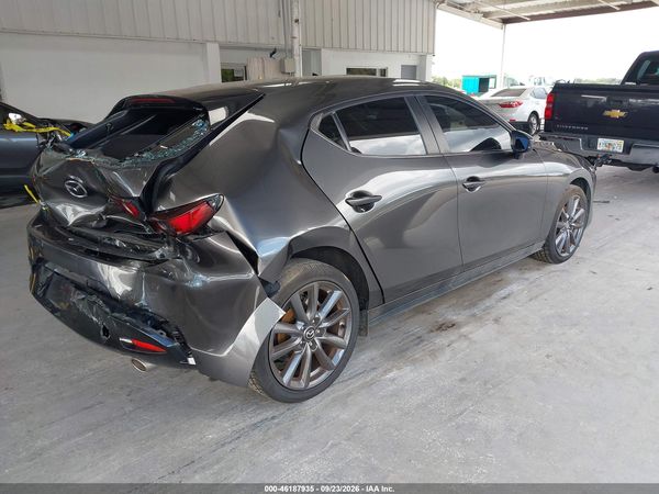 2021 MAZDA MAZDA3 SELECT — I4
