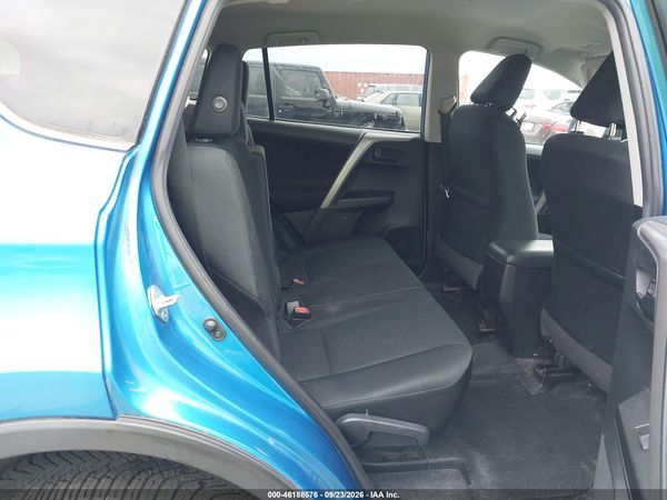 2018 TOYOTA RAV4 LE — I8