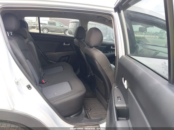 2016 KIA SPORTAGE LX — I8