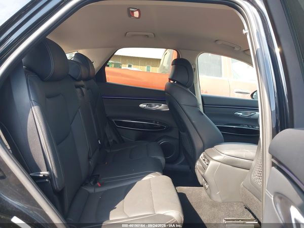 2026 GENESIS GV70 2.5T — I8