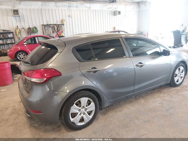 2016 KIA FORTE 5-DOOR LX — I4