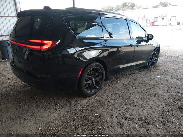 2026 CHRYSLER PACIFICA LIMITED — I4