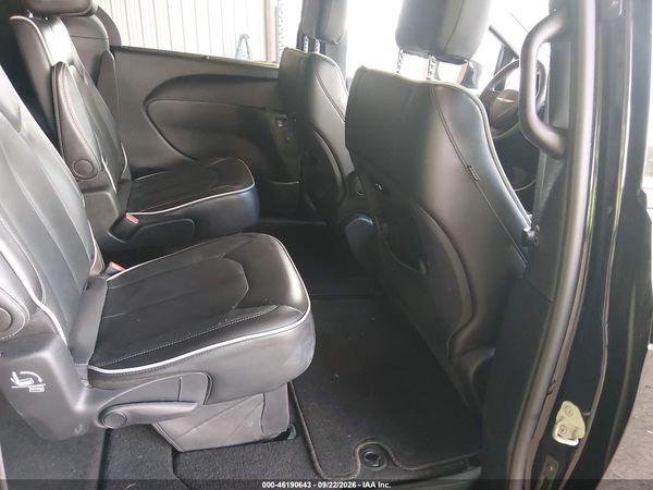 2026 CHRYSLER PACIFICA LIMITED — I8