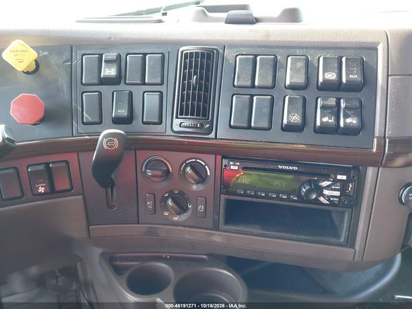 2018 VOLVO VNL — I30