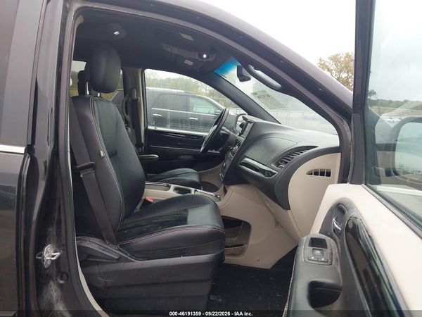 2016 DODGE GRAND CARAVAN SXT — I5