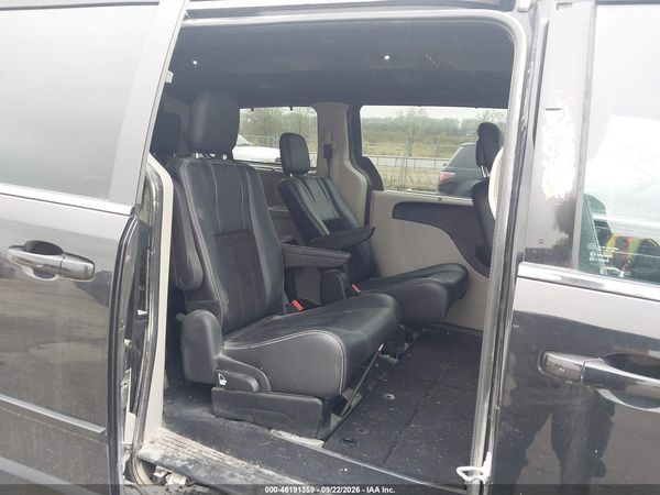 2016 DODGE GRAND CARAVAN SXT — I8