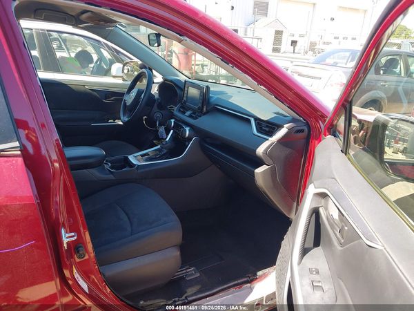 2019 TOYOTA RAV4 LE — I5