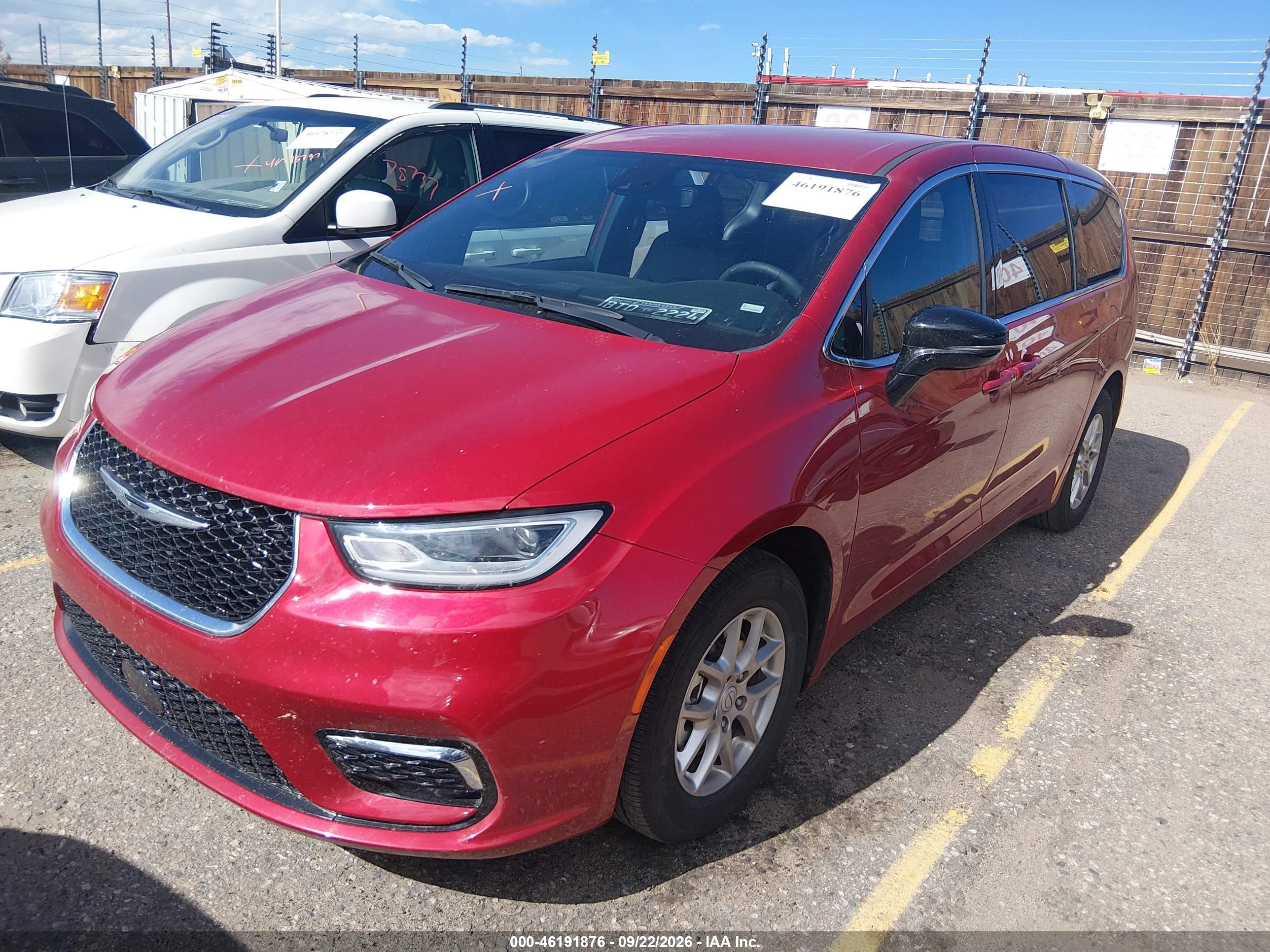 2025 CHRYSLER PACIFICA SELECT — I2
