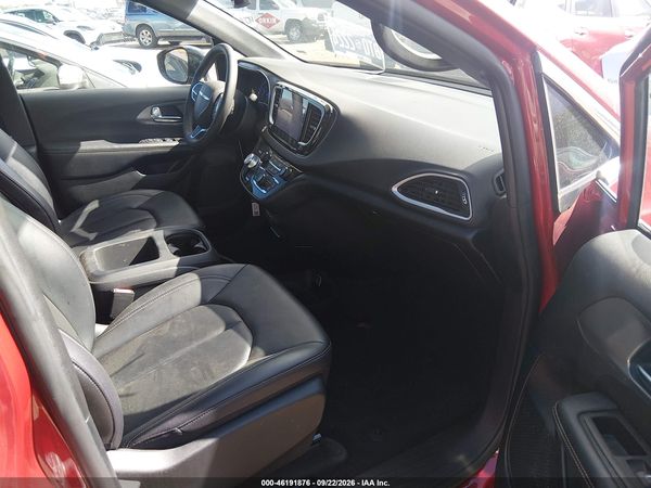 2025 CHRYSLER PACIFICA SELECT — I5