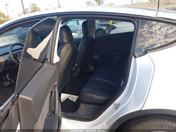2021 TESLA MODEL Y — I8