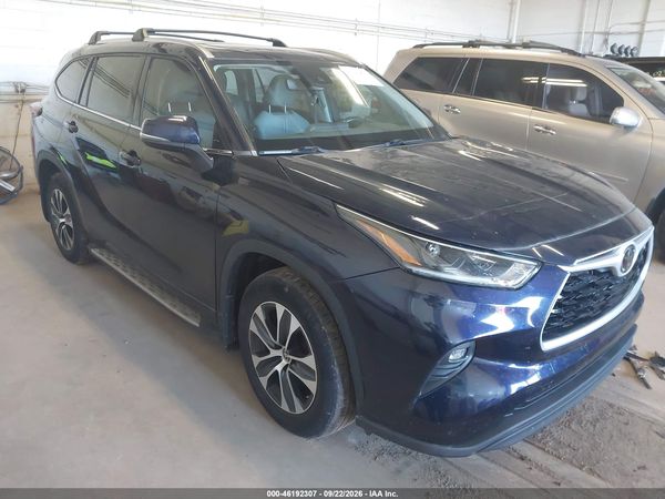 2021 TOYOTA HIGHLANDER XLE — I1