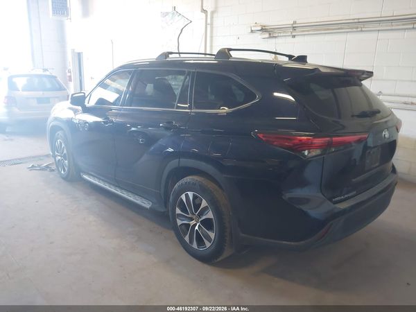 2021 TOYOTA HIGHLANDER XLE — I3