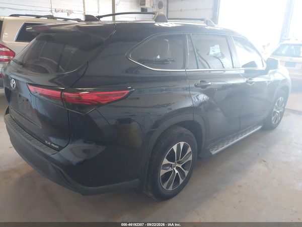 2021 TOYOTA HIGHLANDER XLE — I4