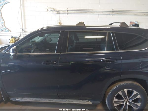2021 TOYOTA HIGHLANDER XLE — I117
