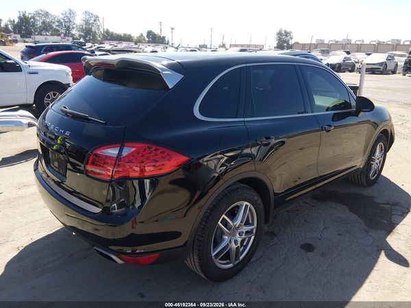 2014 PORSCHE CAYENNE PLATINUM EDITION — I4