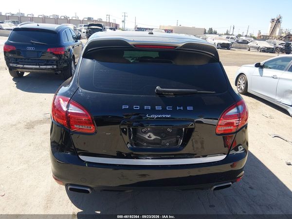 2014 PORSCHE CAYENNE PLATINUM EDITION — I119