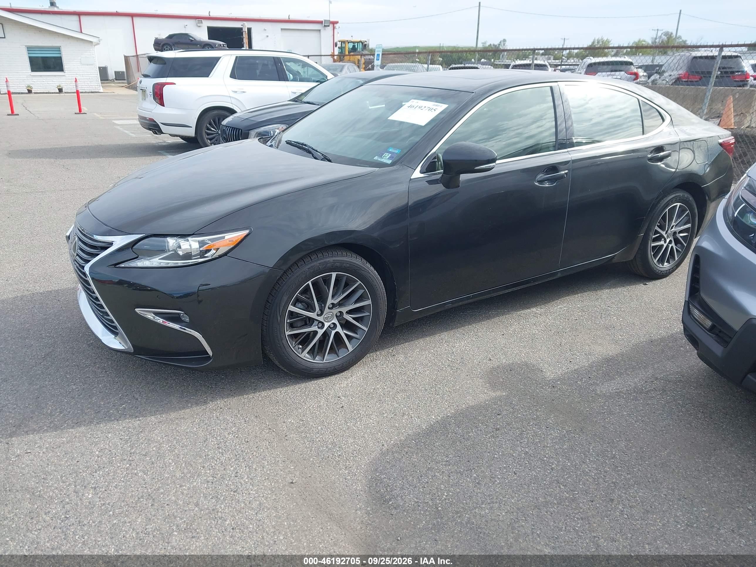 2016 LEXUS ES 350 — I2