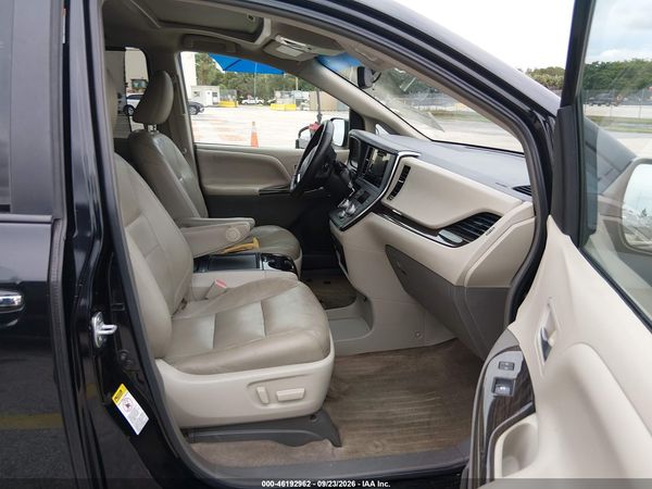 2015 TOYOTA SIENNA XLE/XLE 8 PASSENGER — I5