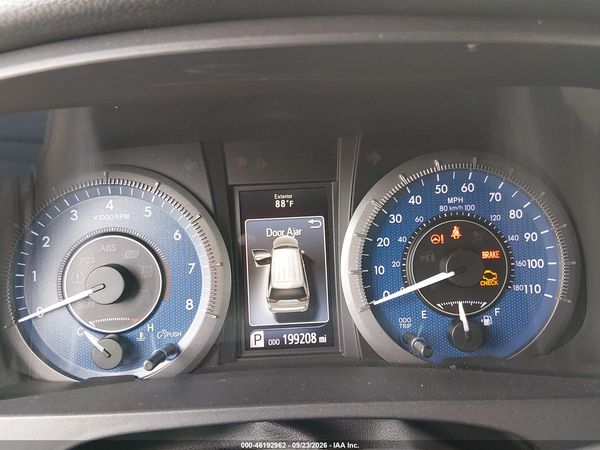 2015 TOYOTA SIENNA XLE/XLE 8 PASSENGER — I7