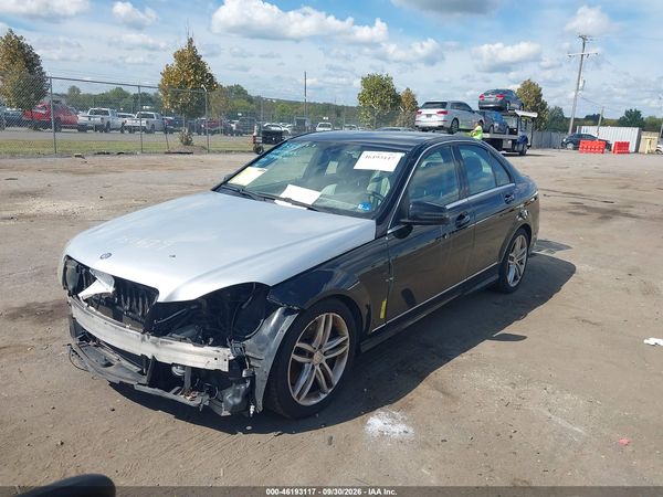 2013 MERCEDES-BENZ C 300 — I2