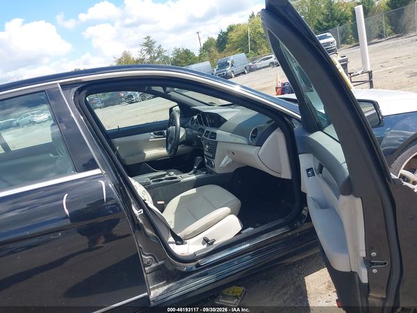 2013 MERCEDES-BENZ C 300 — I5