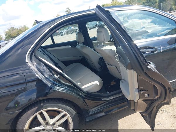 2013 MERCEDES-BENZ C 300 — I8