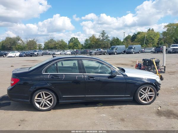 2013 MERCEDES-BENZ C 300 — I116