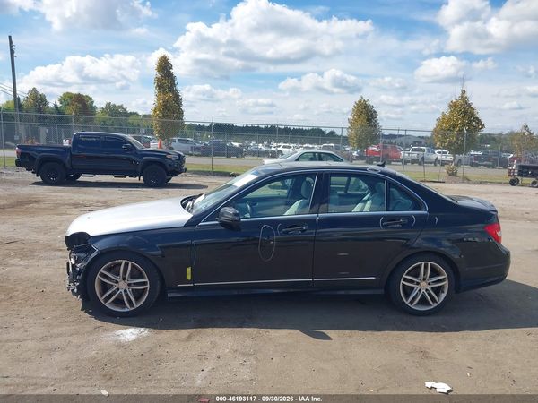 2013 MERCEDES-BENZ C 300 — I117