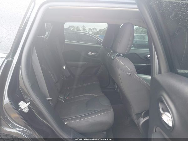 2016 JEEP CHEROKEE LATITUDE — I8