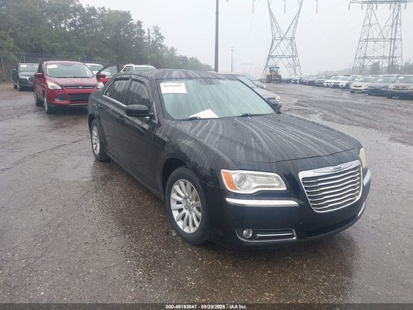2013 CHRYSLER 300 MOTOWN — I1