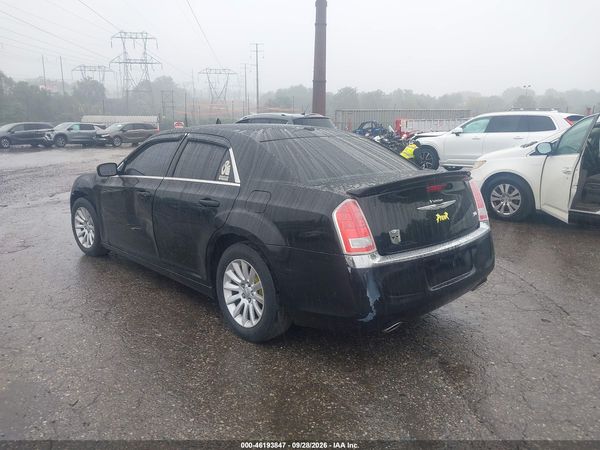 2013 CHRYSLER 300 MOTOWN — I3