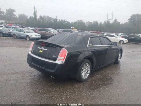2013 CHRYSLER 300 MOTOWN — I4